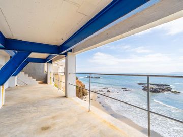 Casa Frente al Mar en Venta en Punta Bandera Tijuana con Casita