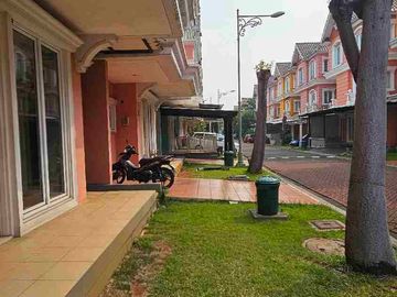 dijual super murah rumah 3 lantai di Cluster Omaha village gading serpong