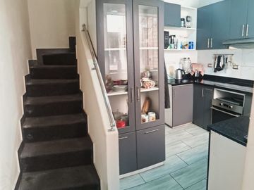 hermosa casa remodelada en segundo y tercer piso