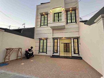 RUMAH SIAP HUNI MEWAH SAWOJAJAR