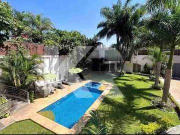 LOFT EN RENTA, UBICADO EN AMATITLÁN, EN $19,000 MXN MENSUALES. AMUEBLADO Y EQUIPADO EN ZONA CENTRO DE CUERNAVACA.