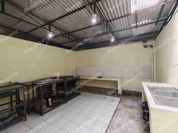 Disewakan Ruko 2Lantai Hadap Jalan Raya Pasar Modern Paramount Gading Serpong Tangerang  80 juta