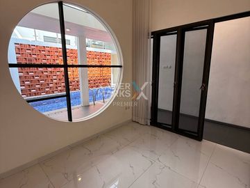 DIJUAL Rumah Hook Modern 2Lt Dg Private Pool Siap Huni Kawasan Terdepan Perumahan Araya Dekat Bandara dan Terminal di Pondok Blimbing Indah