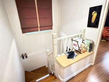 Two-story detached house, 64.5 sq.w., Chonlada Suvarnabhumi Village. Krungsri Ayutthaya Bank is located at the entrance of the soi (lane), Soi Ladkrab