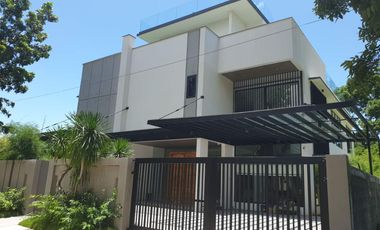 5-BEDROOM House and Lot with Swimming Pool for Sale in Manila Southwoods Residential Estates, Carmona, Cavite