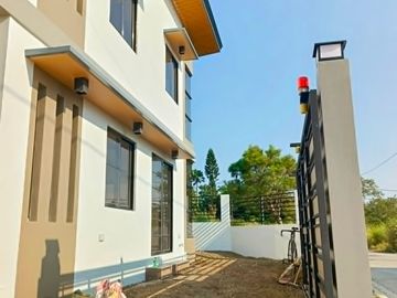 House and Lot For Sale in Amadeo Cavite-MC-near tagaytay