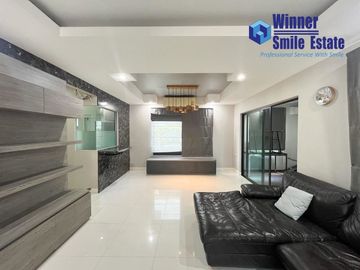 Luxury House for Rent at Mantana 1 Bangna KM.7 Near Mega Bangna