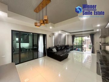 Luxury House for Rent at Mantana 1 Bangna KM.7 Near Mega Bangna