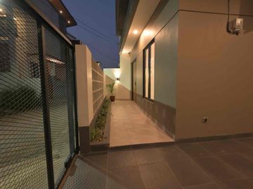 DIJUAL CEPAT KAWASAN BINTARO SEMI FURNISH SHM