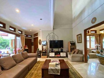 Dijual Rumah Klasik dan Luas di Ampera, Jakart Selatan