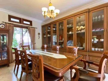 Dijual Rumah Klasik dan Luas di Ampera, Jakart Selatan