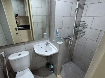 Studio Unit! Apartemen Amor Pakuwon City - Full Furnished, View Pool
