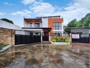 5 Car Garage Refurbished house and Lot for Sale in Greenwoods Village pasig - JB