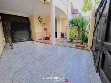 Dijual Rumah Gayung Kebonsari 
Selangkah dari Sekolah Al Hikmah