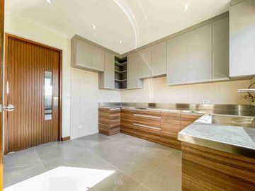 BEST DEAL IN ALABANG WEST VILLAGE DAANG HARI MODERN HOUSE FOR SALE