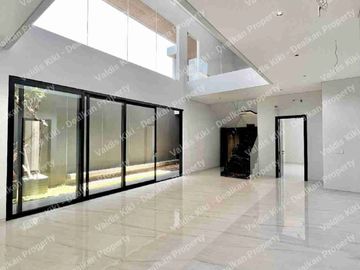 RUMAH MEWAH KONSEP VILLA DI BUKIT GOLF MEDITERANIA SOMERSET CITRALAND SURABAYA BARAT