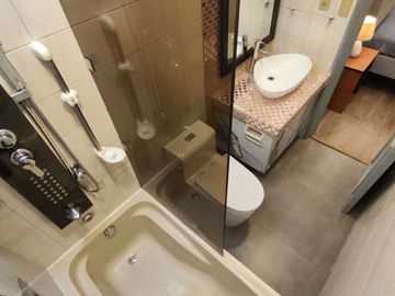 Alpha Salcedo Makati 32 sqm studio furnished unit P25k only for rent