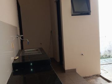 Disewakan Rumah Green Lake City Siap Masuk East Asia 6X18, 3Ac, Unit Langka