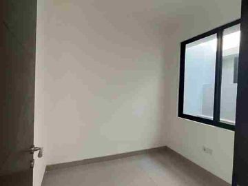 DISEWAKAN MURAH RUMAH PIK MILENIAL 4,5X10 2LT 2BR KOSONGAN