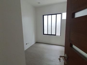 Bungalow House and Lot For Sale In Project 4 Quezon City-ND
