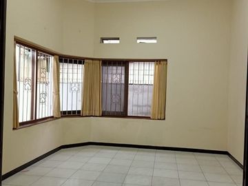 Lokasi Emas Jalan Riau Bandung! Rumah dengan LT 1.100 m², Peluang Bisnis