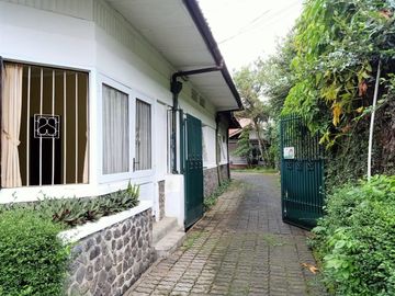Lokasi Emas Jalan Riau Bandung! Rumah dengan LT 1.100 m², Peluang Bisnis