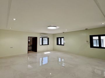 🏡 For Sale: Modern Contemporary Home in Sta. Barbara Royale