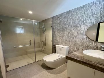 🏡 For Sale: Modern Contemporary Home in Sta. Barbara Royale