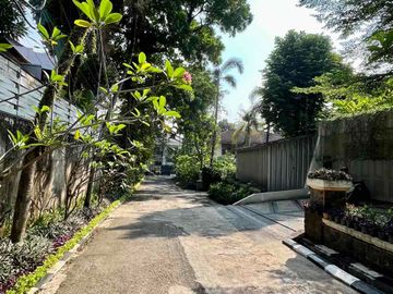 RUMAH MEWAH DALAM KOMPLEK LOKASI TENANG KEMANG AMPERA JAKSEL