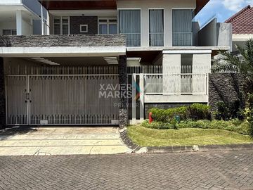 Dijual Rumah Modern Semi Furnish di Perumahan Istana Dieng, Kota Malang