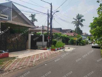 Rumah Bagus Luas siap Huni dalam perumahan jalan 2 mobil di Rawamangun Jakarta Timur