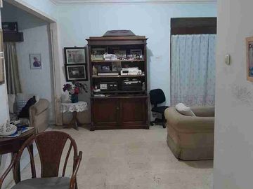 Rumah Dengan Luas Tanah 500m² Siap Huni Sudah SHM Jakarta Selatan