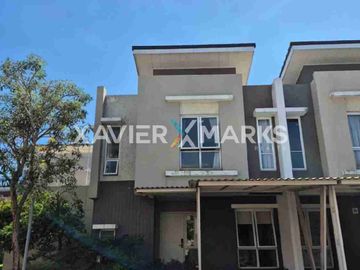 Dijual Rumah Semi Furnish Cakep Cluster Rossini Symphonia Gading Serpong Tangerang