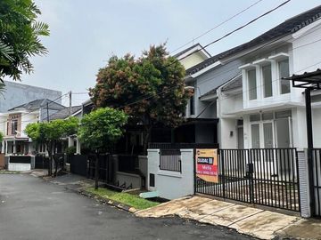Rumah Terawat Komplek Kemang Pratama Pekayon Kota Bekasi
