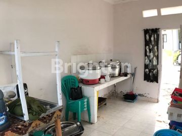 BALIKPAPAN, RUMAH BORNEO PARADISO (A323)