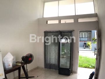 BALIKPAPAN, RUMAH BORNEO PARADISO (A323)