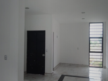 CASA DE ENTREGA INMEDIATA EN AV. DE LAS TORRES, ESQ. CALLE CAPIRE, APATZINGAN, HDA. DE PALMAR, MICHOACAN
