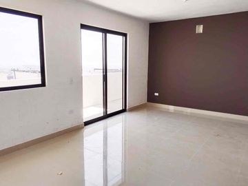 Casa en Venta en Galerías de Camino Real nueva a estrenar