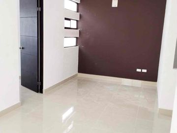 Casa en Venta en Galerías de Camino Real nueva a estrenar