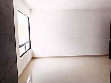 Casa en Venta en Galerías de Camino Real nueva a estrenar