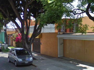 AMPLIA CASA EN VENTA EN CTO. BAHAMAS, LOMAS ESTRELLA 1ERA SECC