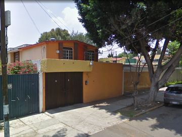 AMPLIA CASA EN VENTA EN CTO. BAHAMAS, LOMAS ESTRELLA 1ERA SECC