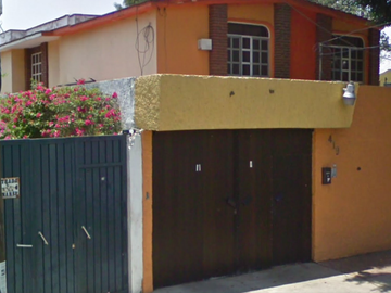 AMPLIA CASA EN VENTA EN CTO. BAHAMAS, LOMAS ESTRELLA 1ERA SECC