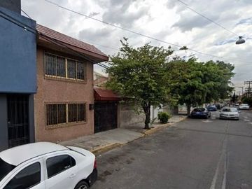 CASA EN VENTA EN C. GRAL. JUAN ENRIQUEZ, IZTAPALAPA