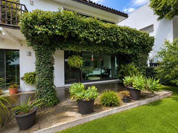 Casa en Venta con Vista al Campo de Golf en La Vista Country Club