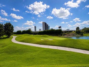Casa en Venta con Vista al Campo de Golf en La Vista Country Club