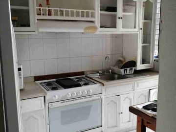DEPARTAMENTO AMUEBLADO DE 3 RECÁMARAS, CLIMATIZADO Y CON EMBARCADERO, A MEDIA CUADRA DEL ZÓCALO DE BOCA DEL RÍO, VERACRUZ.