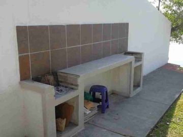 DEPARTAMENTO AMUEBLADO DE 3 RECÁMARAS, CLIMATIZADO Y CON EMBARCADERO, A MEDIA CUADRA DEL ZÓCALO DE BOCA DEL RÍO, VERACRUZ.
