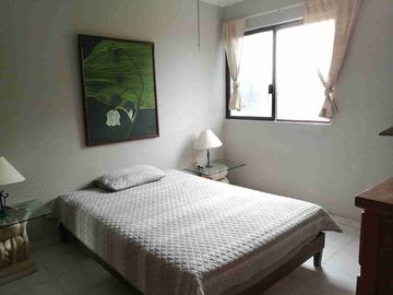 DEPARTAMENTO AMUEBLADO DE 3 RECÁMARAS, CLIMATIZADO Y CON EMBARCADERO, A MEDIA CUADRA DEL ZÓCALO DE BOCA DEL RÍO, VERACRUZ.