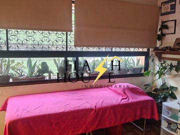 VENDO CASA CONTRUIDA EN 3 NIVELES, CON ESTILO COLONIAL EN COL. INDUSTRIAL, G.A.M., CDMX